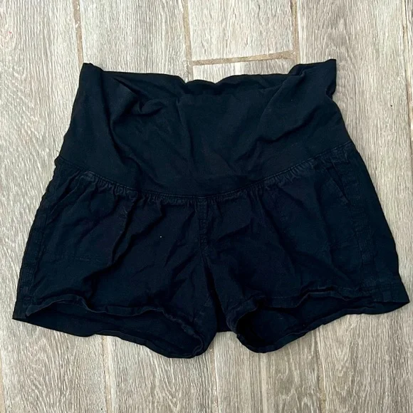 Black maternity shorts - Picture 1 of 4